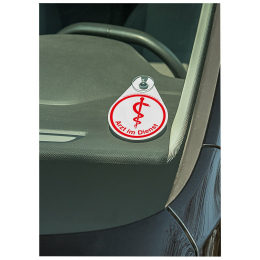 Hinweisschild mit diversen Bedruckungen